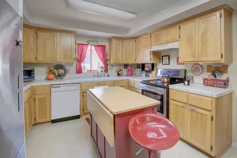 210 Loto St, Eagle Point, OR 97524 photo 9