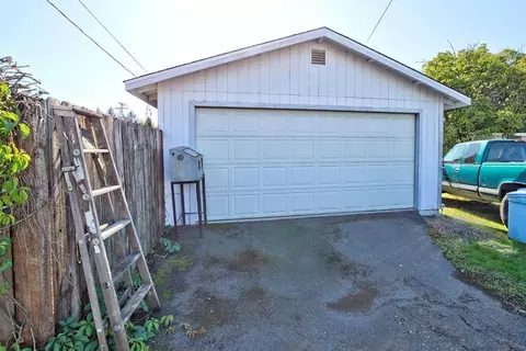 210 Loto St, Eagle Point, OR 97524 photo 24