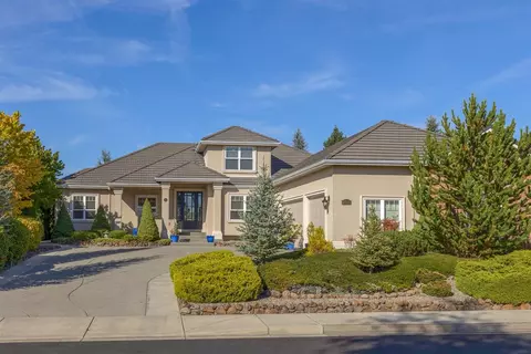 207 Pine Lake Dr, Eagle Point, OR 97524 photo 1