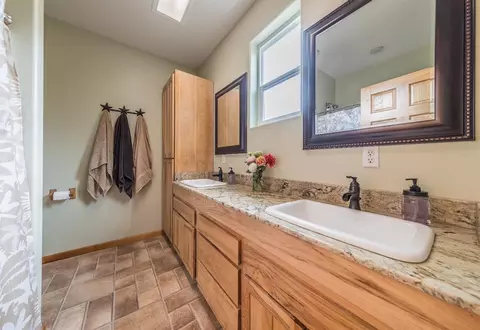 5787 Rogue River Dr, Eagle Point, OR 97524 photo 8