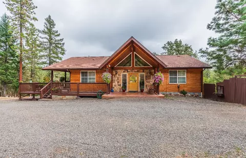 5787 Rogue River Dr, Eagle Point, OR 97524 photo 2
