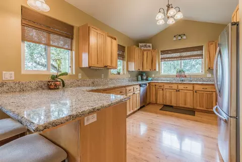 5787 Rogue River Dr, Eagle Point, OR 97524 photo 11