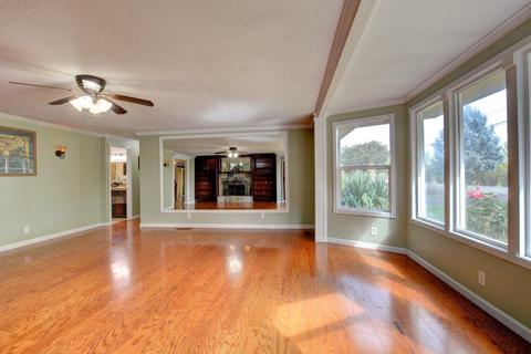5525 Upton Rd, Central Point, OR 97502 photo 2