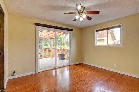 5525 Upton Rd, Central Point, OR 97502 photo 11
