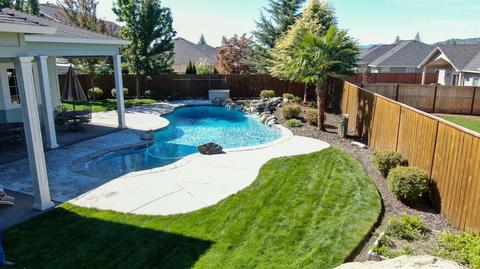 1049 Pumpkin Ridge Dr, Eagle Point, OR 97524 photo 4