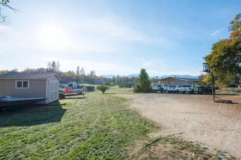 11751 Dixie Rd, Central Point, OR 97502 photo 18