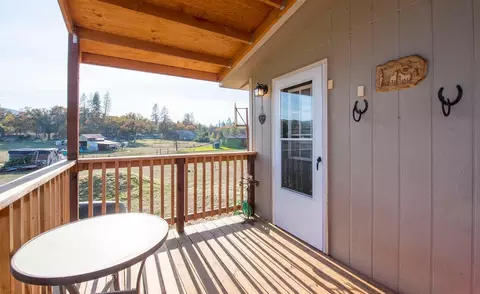 11751 Dixie Rd, Central Point, OR 97502 photo 3