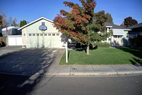 205 Willow Bend Way, Central Point, OR 97502 photo 2