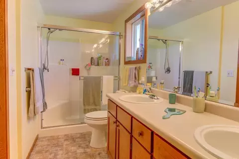 205 Willow Bend Way, Central Point, OR 97502 photo 18