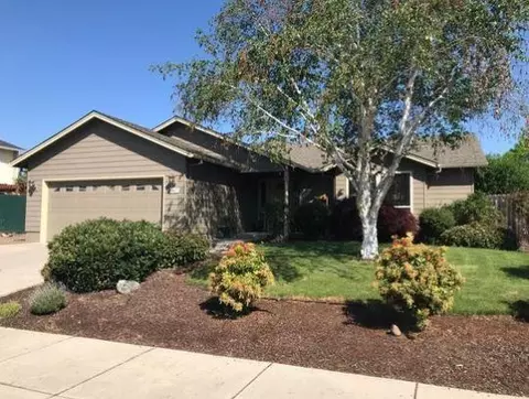 467 Westminster Dr, Eagle Point, OR 97524 photo 1