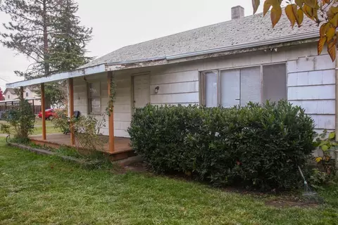 713 Linn Rd, Eagle Point, OR 97524 photo 2