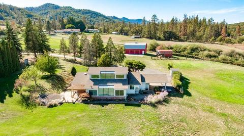 99 Dean Dr, Central Point, OR 97502 photo 4