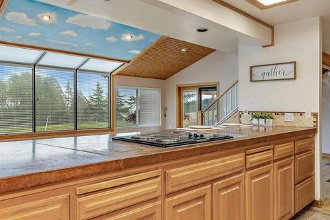 99 Dean Dr, Central Point, OR 97502 photo 10
