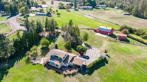 99 Dean Dr, Central Point, OR 97502 photo 1