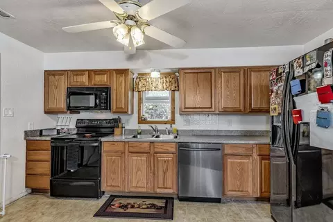 208 Jason St, Eagle Point, OR 97524 photo 10