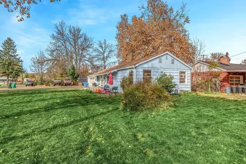 208 Jason St, Eagle Point, OR 97524 photo 4