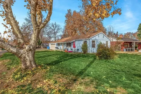 208 Jason St, Eagle Point, OR 97524 photo 3