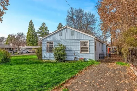 208 Jason St, Eagle Point, OR 97524 photo 5
