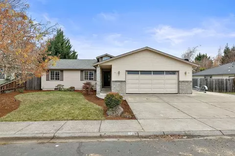 38 Eagle View Dr, Eagle Point, OR 97524 photo 4