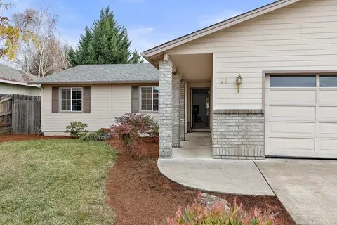 38 Eagle View Dr, Eagle Point, OR 97524 photo 3