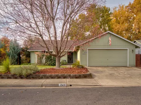 34 Christa Ln, Eagle Point, OR 97524 photo 1