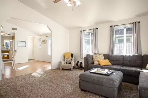 427 Montclair Way, Eagle Point, OR 97524 photo 3