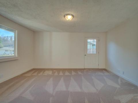638 Talbot St, Eagle Point, OR 97524 photo 8