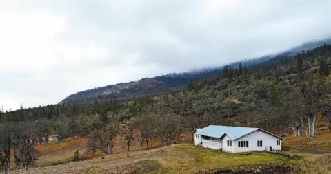 10691 E Antelope Rd, Eagle Point, OR 97524 photo 4