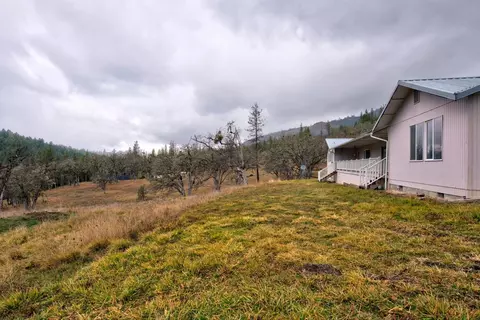 10691 E Antelope Rd, Eagle Point, OR 97524 photo 6