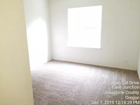 747 Logan Cut Dr, Cave Junction, OR 97523 photo 12