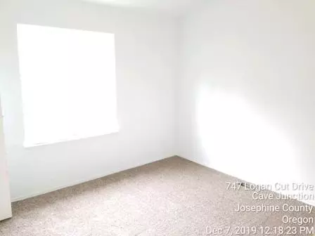 747 Logan Cut Dr, Cave Junction, OR 97523 photo 11