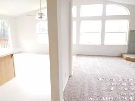 747 Logan Cut Dr, Cave Junction, OR 97523 photo 14