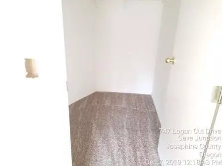 747 Logan Cut Dr, Cave Junction, OR 97523 photo 13