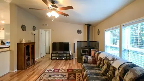 489 Derby Rd, Eagle Point, OR 97524 photo 12