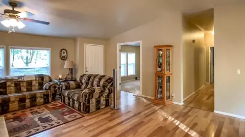 489 Derby Rd, Eagle Point, OR 97524 photo 17