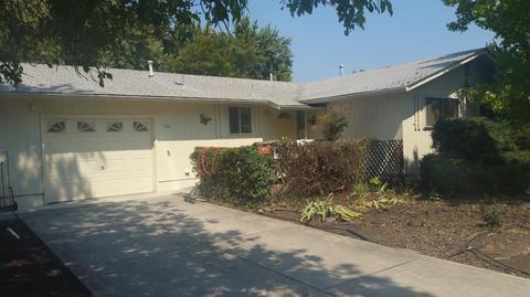 540 Elm Way, Eagle Point, OR 97524 photo 1