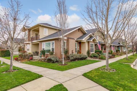 1174 Rustler Peak St, Central Point, OR 97502 photo 2