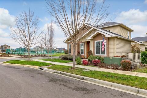 1174 Rustler Peak St, Central Point, OR 97502 photo 5