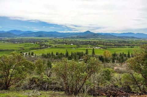1202 Overlook Dr, Eagle Point, OR 97524 photo 1