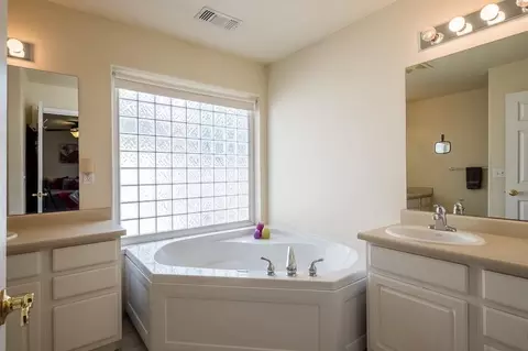 667 Shadow Way, Central Point, OR 97502 photo 22