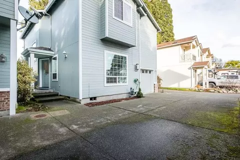 667 Shadow Way, Central Point, OR 97502 photo 2