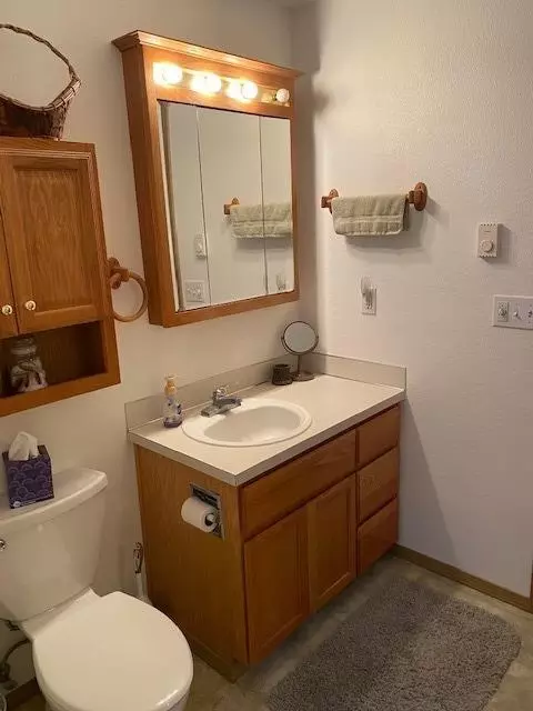 8000 E Antelope Rd, Eagle Point, OR 97524 photo 13