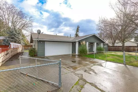 1135 Freeman Rd, Central Point, OR 97502 photo 3