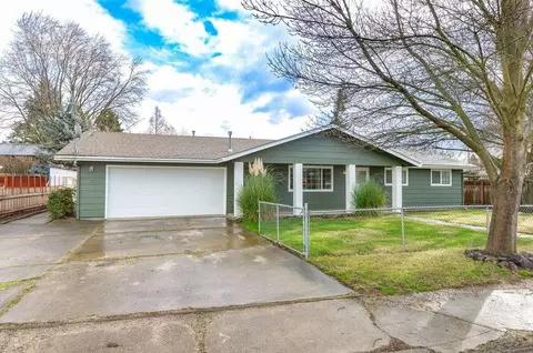 1135 Freeman Rd, Central Point, OR 97502 photo 1