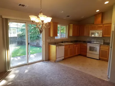 125 Aberdeen Ln, Eagle Point, OR 97524 photo 7