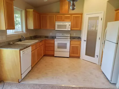 125 Aberdeen Ln, Eagle Point, OR 97524 photo 8