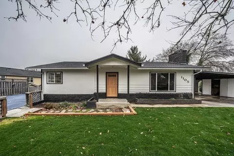 1105 Cherry St, Central Point, OR 97502 photo 3