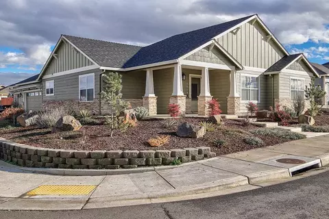 1014 Stonewater Dr, Eagle Point, OR 97524 photo 1