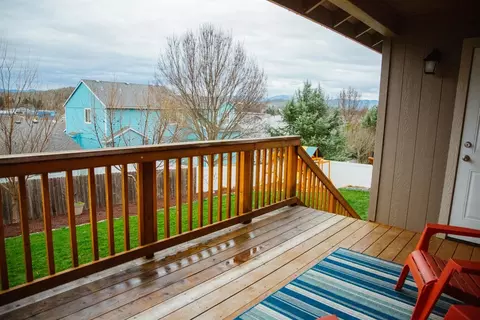 557 N Heights Dr, Eagle Point, OR 97524 photo 26