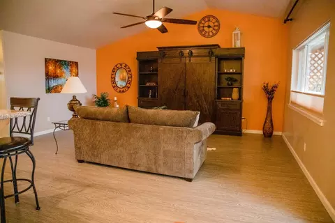 557 N Heights Dr, Eagle Point, OR 97524 photo 5